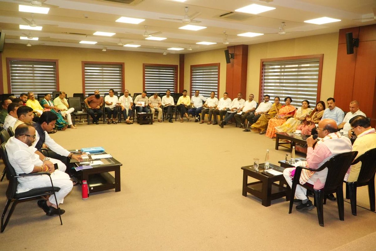 HarishD_BJP's tweet image. आज शाम असम भारतीय जनता जनता पार्टी प्रदेश पदाधिकारी वैठक में भाग में लिया !@blsanthosh