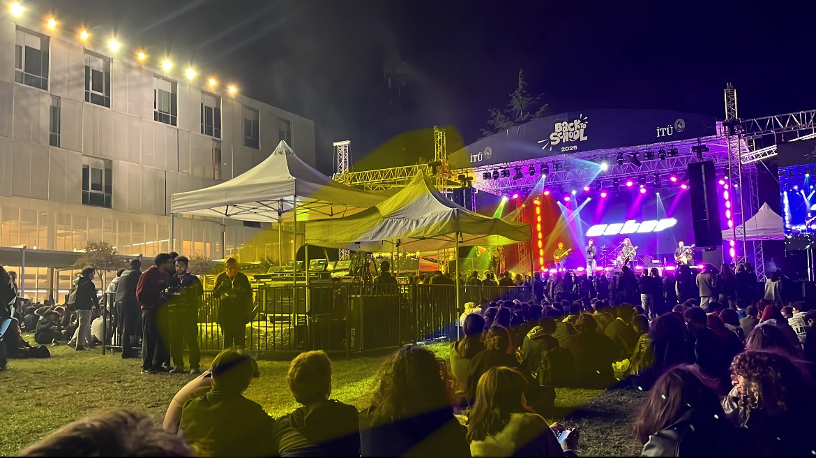 MED tuvalet sırası 30 saat o zaman ben de bu ÇİMLERE İŞERİM