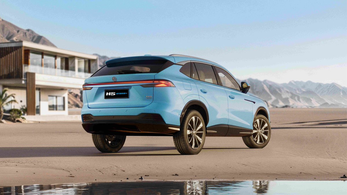 أطلقت ’إم جي موتور‘ مركبة MG HS Hybrid+ الهجينة الجديدة كلّياً في الشرق الأوسط والتي توفر جمعاً متميّزاً بين الأداء الهجين المتطوّر والكفاءة العالية والتصميم اللافت والراحة الراقية للسائقين الذين يسعون وراء مركبة رياضية متعدّدة الاستعمالات (SUV) أكثر ذكاءً ومرونة.