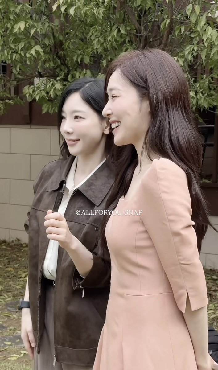 สองรูปนี้ห่างกัน 11 ปี 🥺