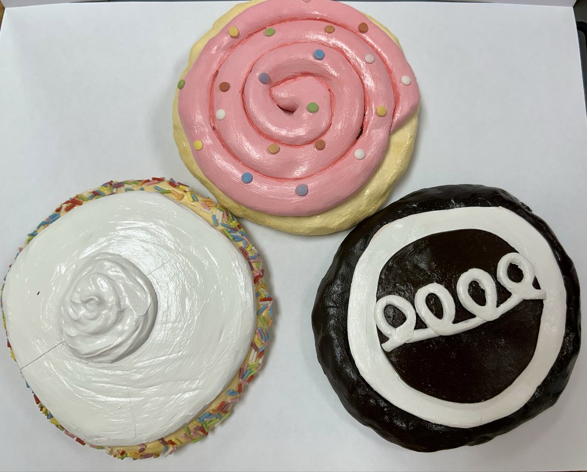 LauraToth8's tweet image. Hudson high school ceramics classes are creating amazing foods out of clay!