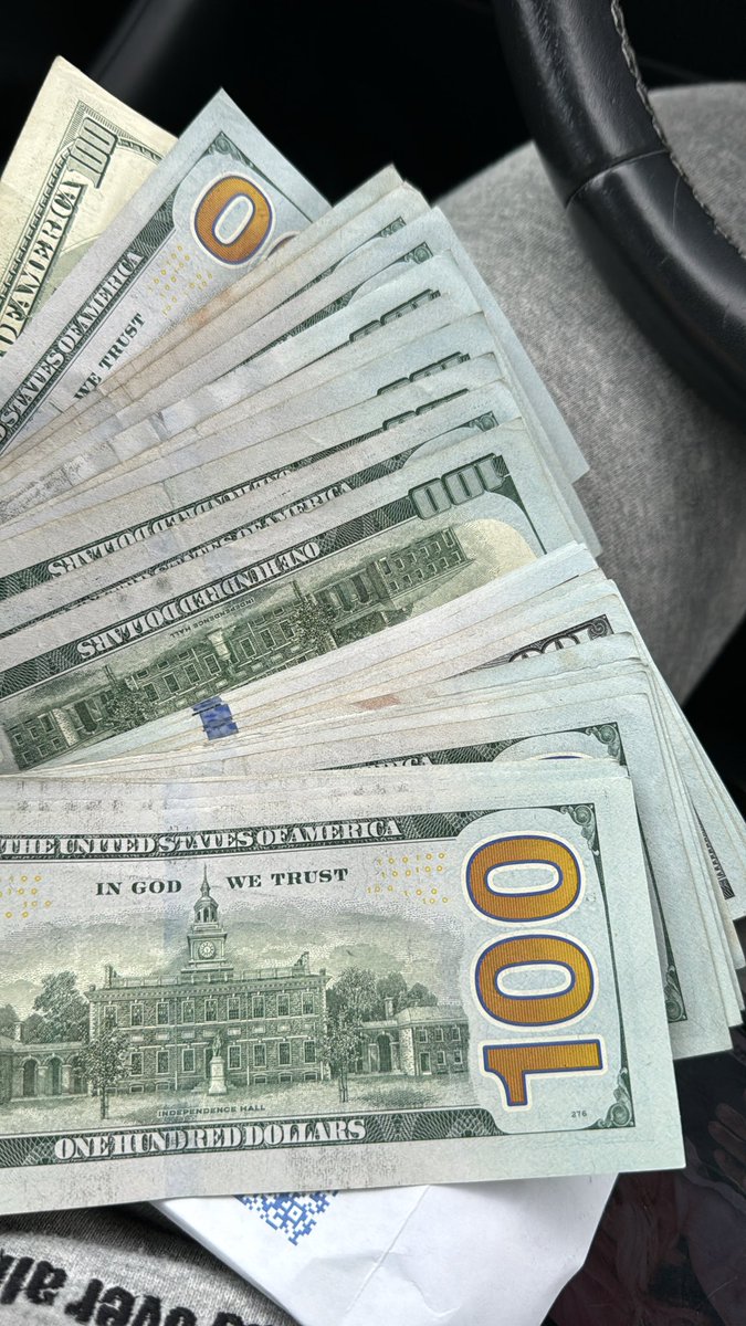 FollowOfficial's tweet image. 1500 followers away from 50k and my 50k giveaway $500 to all my supporters where would i be w/o let’s get active #RT &amp;amp; #LIKE make sure to tell a friend to tell a friend 🫡
.
.
.