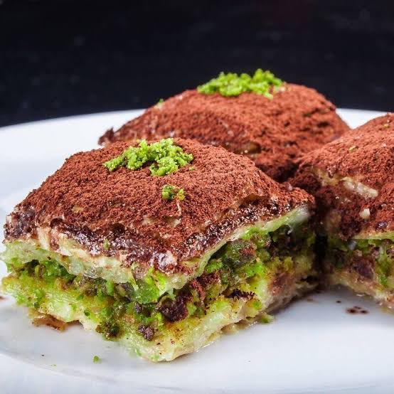 mustafaisler011's tweet photo. Soğuk baklava mı?         Baklava mı? https://t.co/PDUIYtZUQS