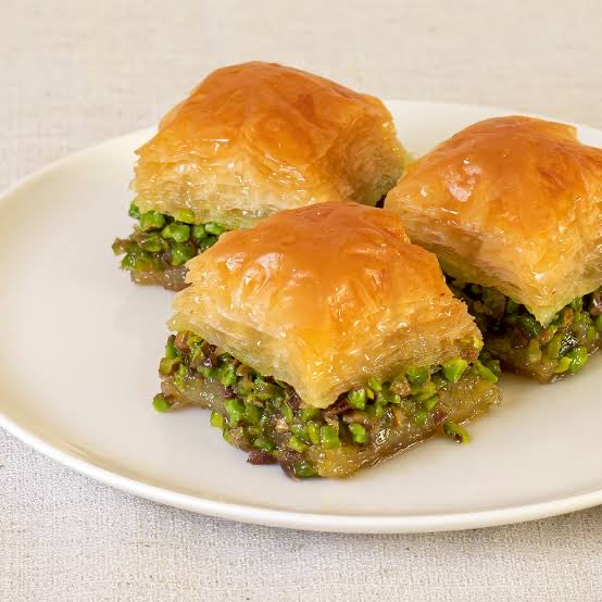 mustafaisler011's tweet photo. Soğuk baklava mı?         Baklava mı? https://t.co/PDUIYtZUQS