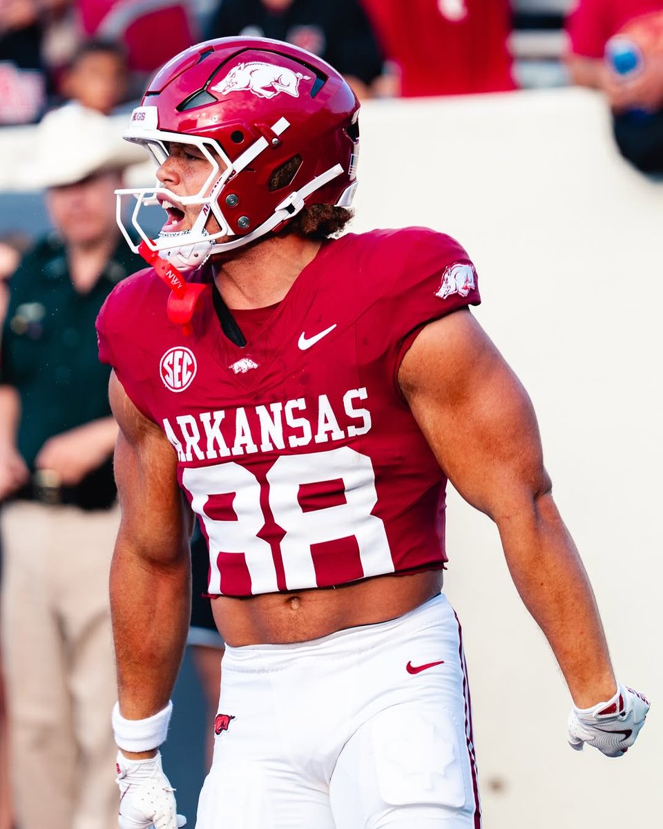 Catch me on TSN today at 2:30 + 5:30 ET where I’ll cover 3 Canadian D1 ballers from Quebec who are making noise this CFB season:

🔴 Dariel Djabome, Rutgers LB
🐝 Dylan Djeté, Alabama State WR
🐗 Rohan Jones, Arkansas TE

📸 Ariel Fox/<a href="/BigTenNetwork/">Big Ten Network</a>, M6/<a href="/BamaStateFB/">Alabama State Football</a>, <a href="/RazorbackFB/">Arkansas Razorback Football</a>