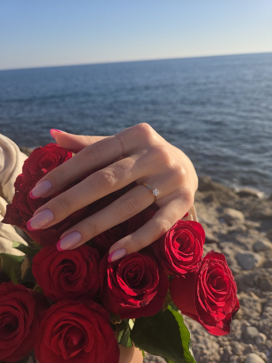 𝙈𝘼𝙍𝙏𝘼 🐝 tweet media