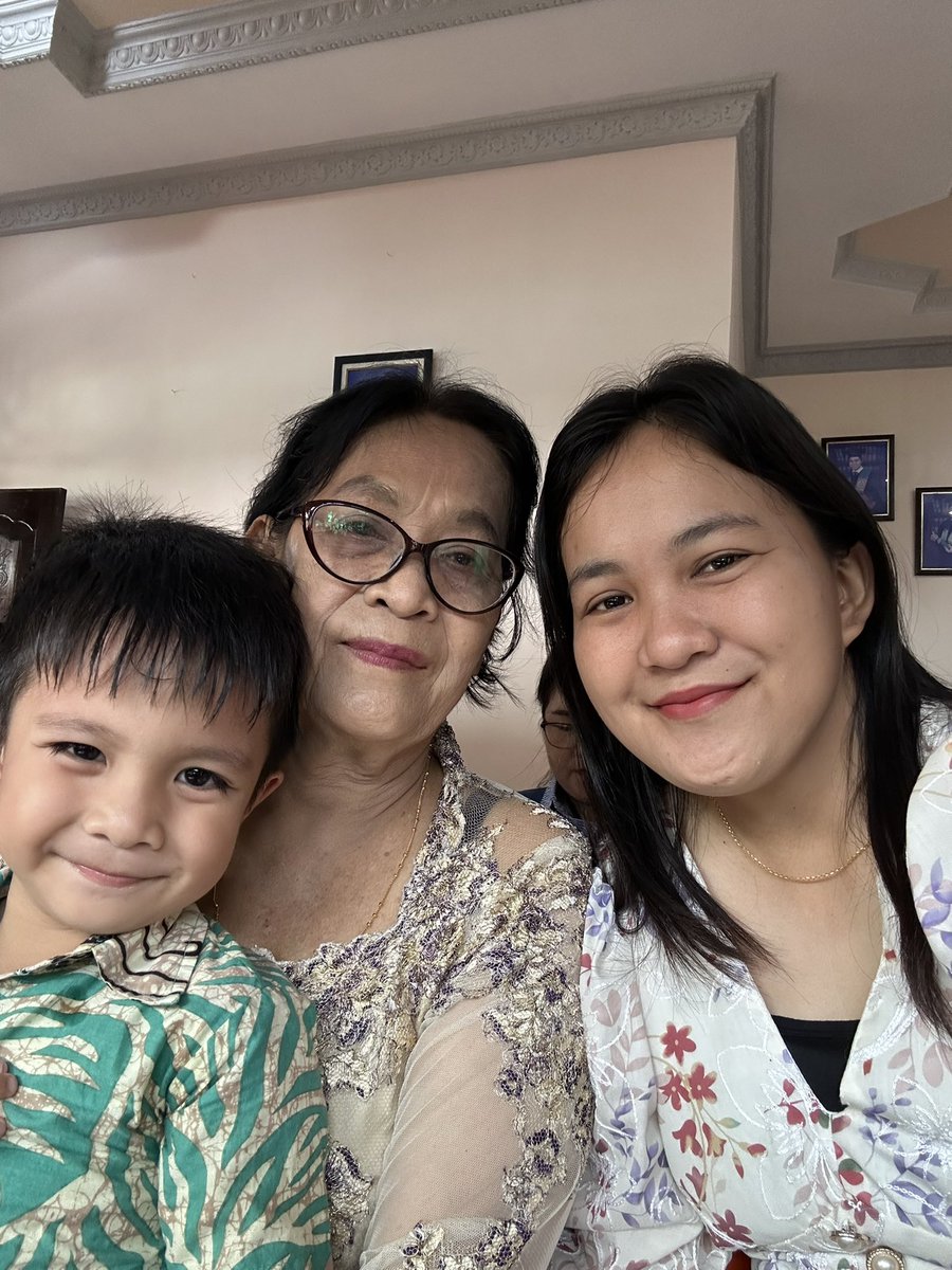 trimartaaa's tweet photo. Momento 2025 😇😇🥰 https://t.co/yh7E5OBy7E