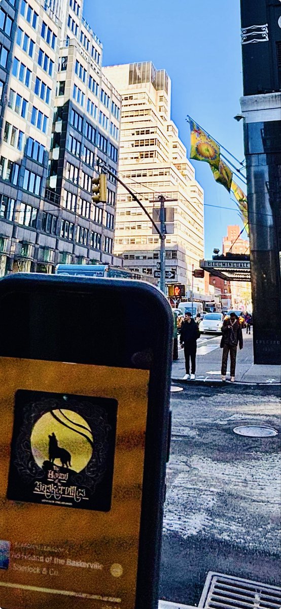 juli_frances's tweet image. Have Sherlock, Will Travel.
The Hound in New York City. 🐾🍎
@DocJWatsonMD