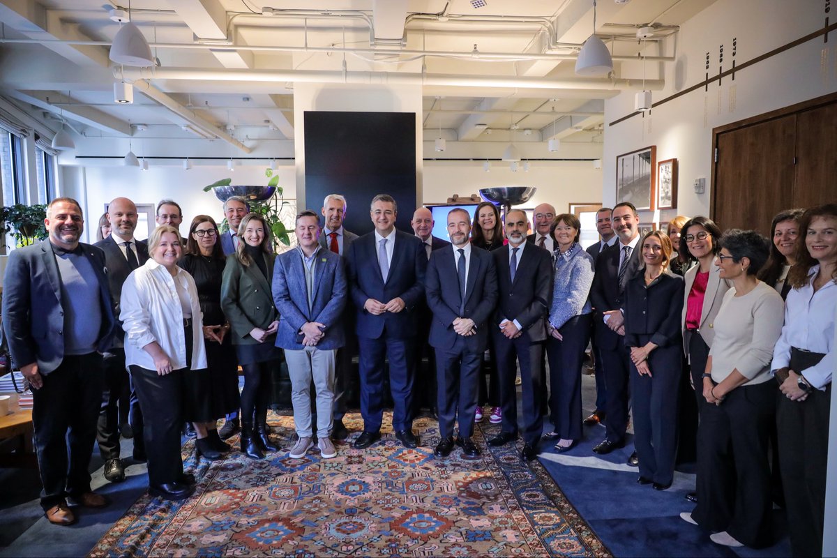 tzitzikostas's tweet photo. 🇪🇺🇺🇸 The transatlantic corridor remains the world’s most travelled route — connecting our people, building bridges, and driving prosperity on both sides of the Atlantic.

At the @skift–@ETC_Corporate Summit in New York 🗽, I underlined the importance of the EU–US partnership and our shared commitment to making tourism more sustainable, resilient, and innovative.

I also held constructive meetings with key tourism stakeholders to discuss the future of transatlantic travel. These exchanges will feed into the EU’s first-ever Strategy for Sustainable Tourism, that I will present in 2026.

#Skift_Transatlantic_Summit #EU_Tourism