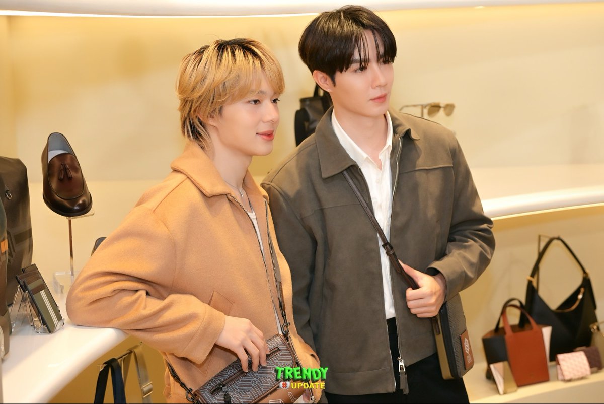 TrendyUpdate_th's tweet image. แค่ยืนด้วยกันก็รู้เลยว่าคู่กันจริง 😍
“ซี พฤกษ์” และ “นุนิว ชวรินทร์” ในงาน Better Together เปิดตัวแคมเปญล่าสุดของ LYN INFINITE MEN อย่าง ’The Perfect Match‘
#LYNaccs
#LYNXZeeNuNew
#ZeePruk #NuNew #ZeeNuNew
#Trendyupdates