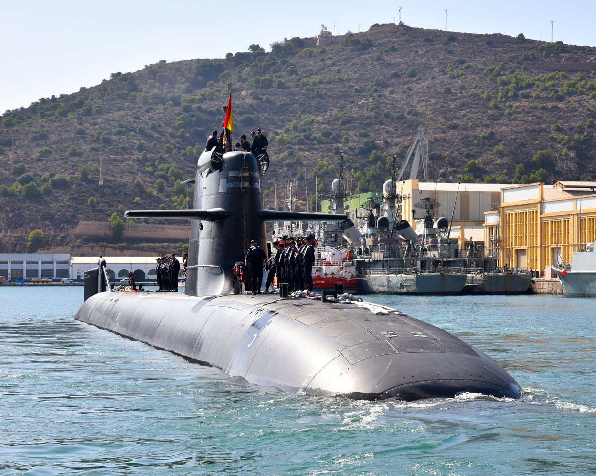 SpainNATO's tweet image. Spanish Navy submarine Isaac Peral joins @NATO&apos;s #SeaGuardian operation in the Mediterranean.
On its first operational mission, the @Armada_esp vessel reinforces Spain’s commitment to counterterrorism and maritime security.
#MOPS