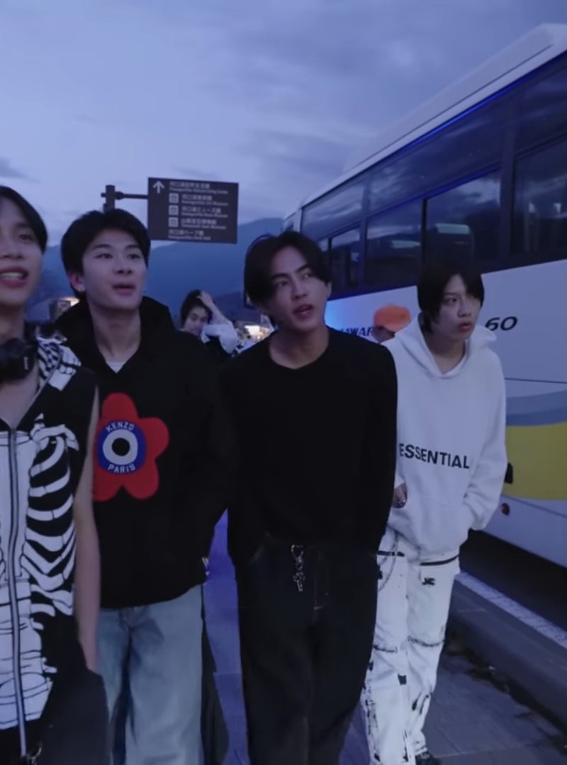ทุกคนช่วยป้าดูหน่อย ขุนถือเสื้อให้ใคร แล้วเสื้อฮาร์ทไปไหน