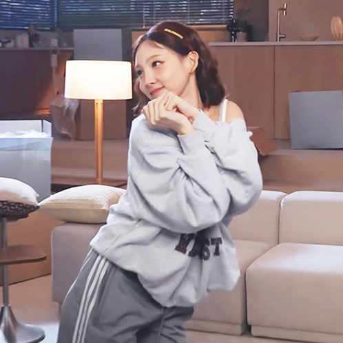 スウェット トレーナー XLサイズ TWICE NAYEON ナヨン