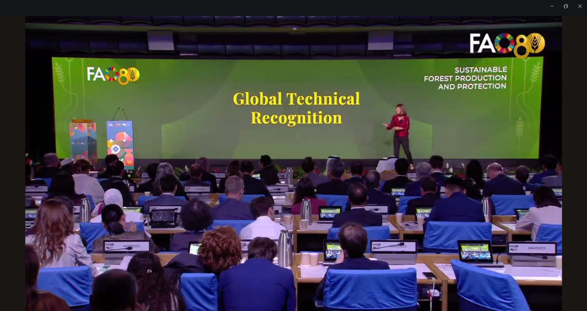 #Internacionales #Reconocimiento 
La Asociación Forestal Argentina recibió reconocimiento de la FAO por el transformador sistema de certificación de competencias laborales argentinaforestal.com/2025/10/16/la-… 
<a href="/Confiar_org/">Confiar_org</a> <a href="/uatreoficial/">UATRE</a> <a href="/AfoaArg/">AFOA</a> <a href="/FAOenEspanol/">FAO en español</a> <a href="/FAOArgentina/">FAO ARGENTINA</a>