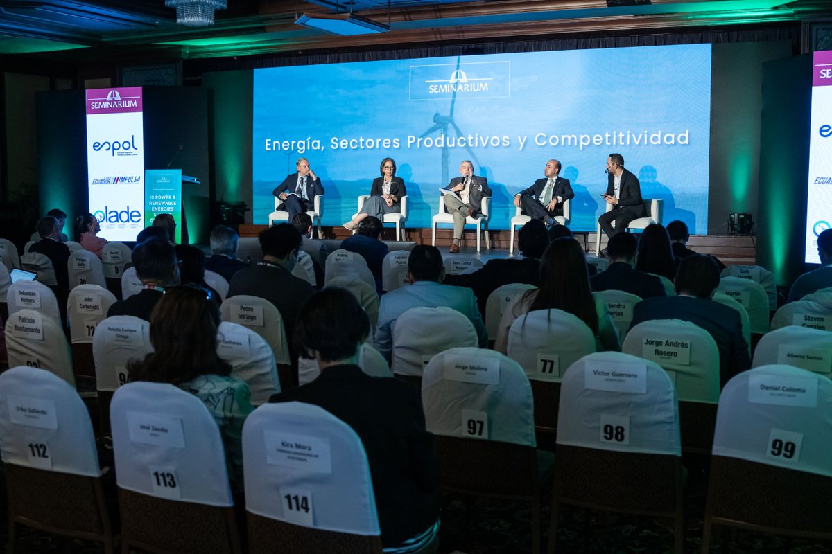 El día de ayer, nuestro presidente Juan Carlos Navarro participó como panelista en el III Summit Power &amp; Renewable Energies – Edición Guayaquil, en el panel “Energía, Sectores Productivos y Competitividad”.
Compartió su visión sobre los retos y oportunidades del sector energético