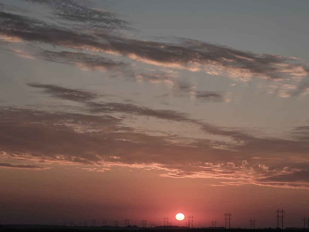 Ms. LuvyK tweet media