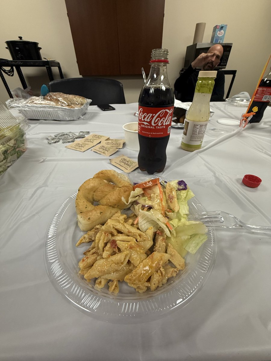 Thank you to Mrs Camacho and Mrs Gomez for a wonderful lunch surprise. 😁.