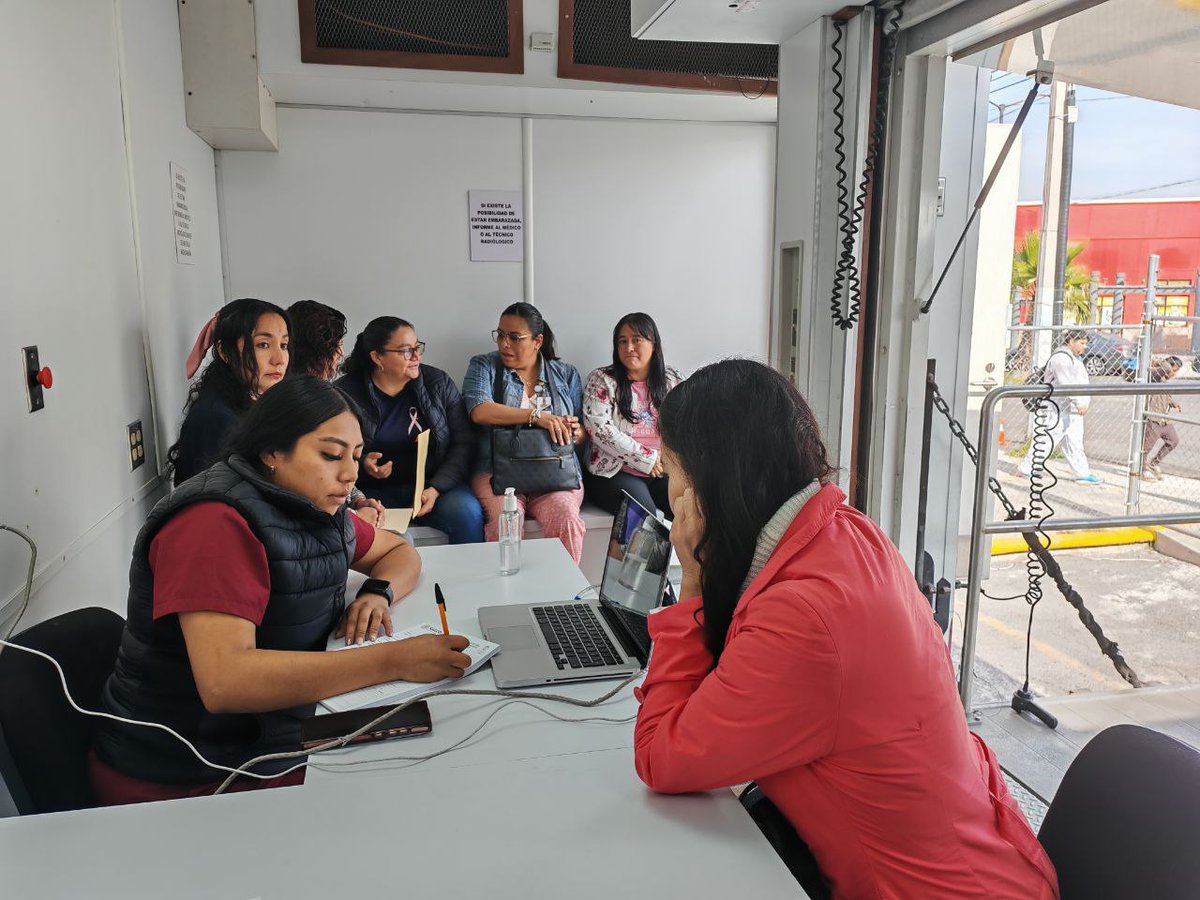 ASEH_Hgo's tweet image. En la @ASEH_Hgo, prevenir también es auditar.
Jornada de detección y capacitación contra el cáncer de mama.
El Mtro. @jorvalverdeASEH agradeció a la Secretaría de Salud de Hidalgo
su apoyo en esta actividad en favor de la salud y la prevención.