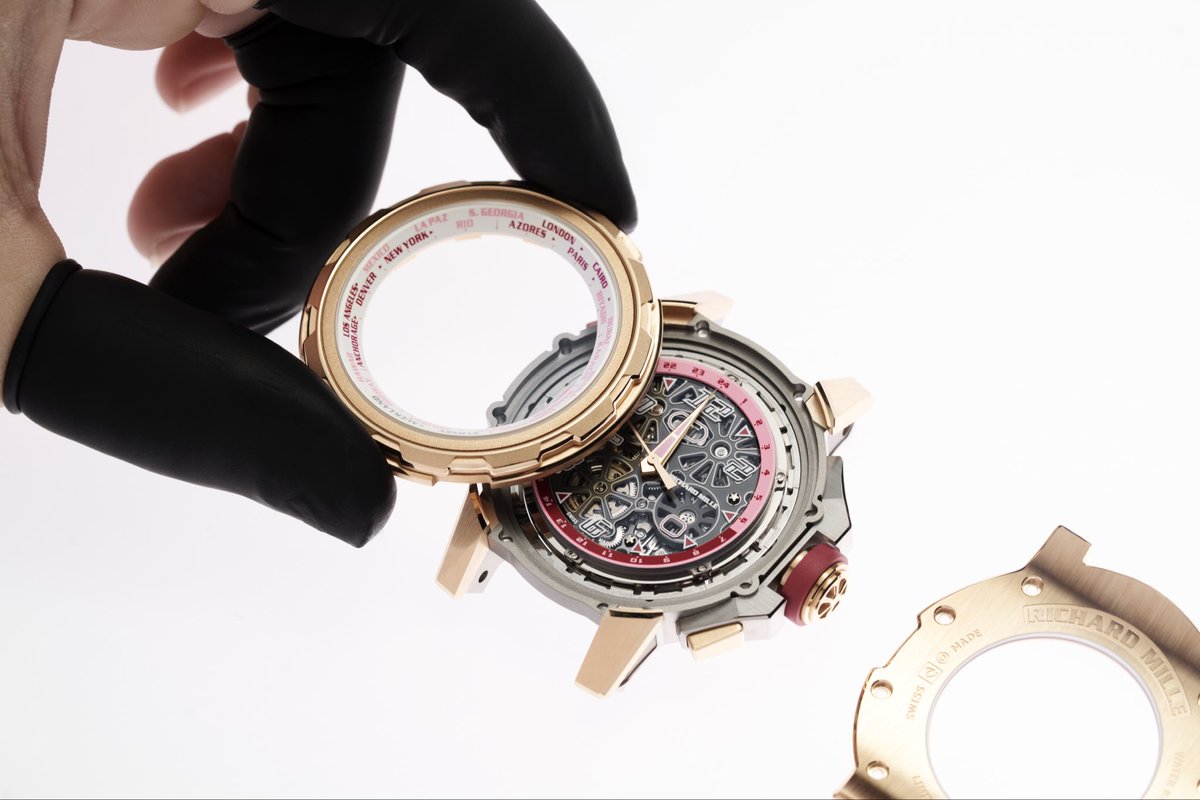 The in-house automatic movement of the RM 63-02 combines a titanium baseplate and bridges with a fast-rotating barrel and variable-inertia balance, ensuring efficient energy transmission and a 50-hour power reserve.

The in-house CRMA4 titanium movement—balancing strength,