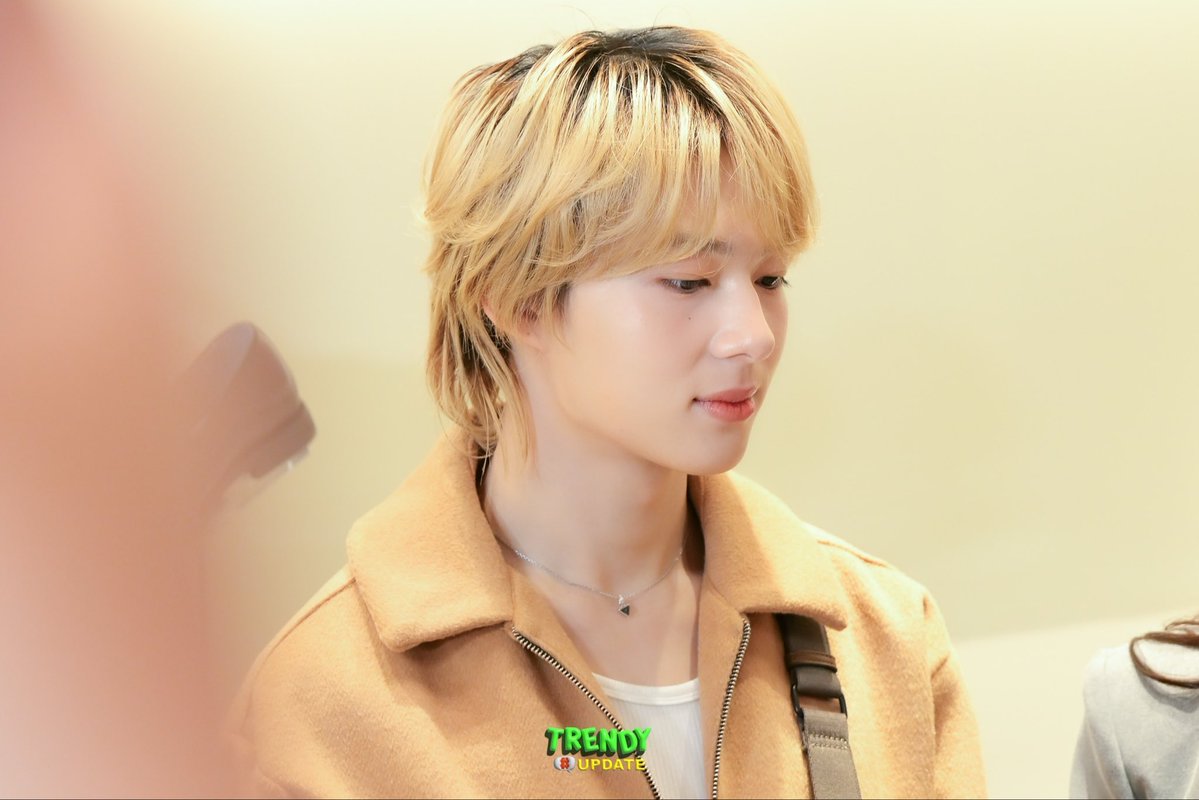 TrendyUpdate_th's tweet image. ยิ้มทีเดียว โลกสดใสขึ้นเลย 🌷
"นุนิว ชวรินทร์“ ในงาน Better Together เปิดตัวแคมเปญล่าสุดของ LYN INFINITE MEN อย่าง ’The Perfect Match‘
#LYNaccs
#LYNXZeeNuNew
#NuNew #ZeeNuNew
#Trendyupdates