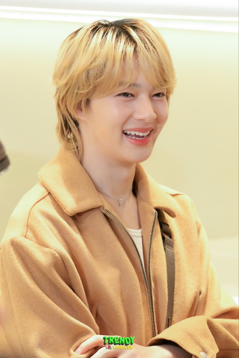 TrendyUpdate_th's tweet image. ยิ้มทีเดียว โลกสดใสขึ้นเลย 🌷
"นุนิว ชวรินทร์“ ในงาน Better Together เปิดตัวแคมเปญล่าสุดของ LYN INFINITE MEN อย่าง ’The Perfect Match‘
#LYNaccs
#LYNXZeeNuNew
#NuNew #ZeeNuNew
#Trendyupdates