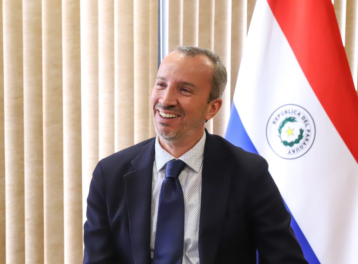 🇵🇾🇪🇸El ministro <a href="/WalterGCpy/">Walter Gutiérrez</a>, analizó los avances del "Proyecto de Prevención y Mejora a la Atención a Niñas, Niños y Adolescentes Víctimas de Trata en Paraguay", junto al Emb. del Reino de España en Paraguay, Javier Parrondo Babarro; y Mar Muñoz de <a href="/AECIDPARAGUAY/">AECID Paraguay</a> .