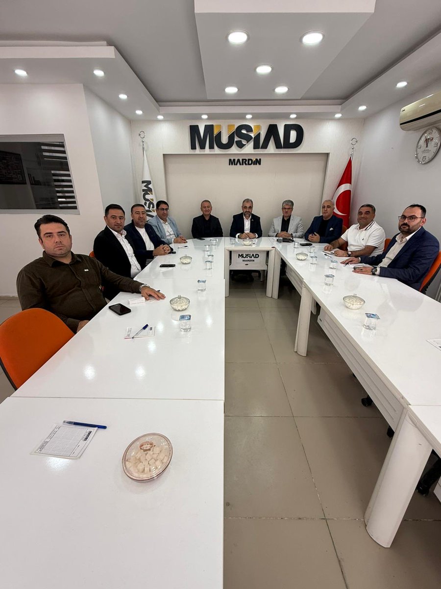 MÜSİAD Konya Şubemizin önceki dönem Başkanı, MÜSİAD Genel Merkez Yönetim Kurulu Üyesi ve Terörsüz Türkiye Çalışma Grubu Başkanı Sn. Mehmet Hilmi Kağnıcı’ya, bugün gerçekleştirdiğimiz istişare toplantısında bizlerle paylaştığı kıymetli görüş ve tecrübeleri için teşekkür ediyoruz.