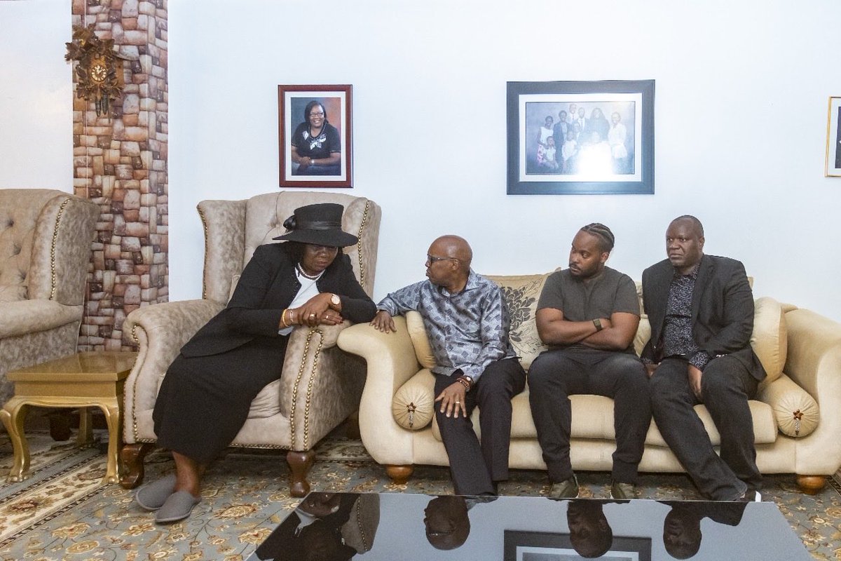 JimiWanjigi's tweet image. This evening, I had the opportunity to condole with Mama Ida Odinga and the Odinga family at their home in Karen.

Raila was an architect of our democracy, a voice for the voiceless, and a man who understood that true leadership means building bridges and serving the people. His…