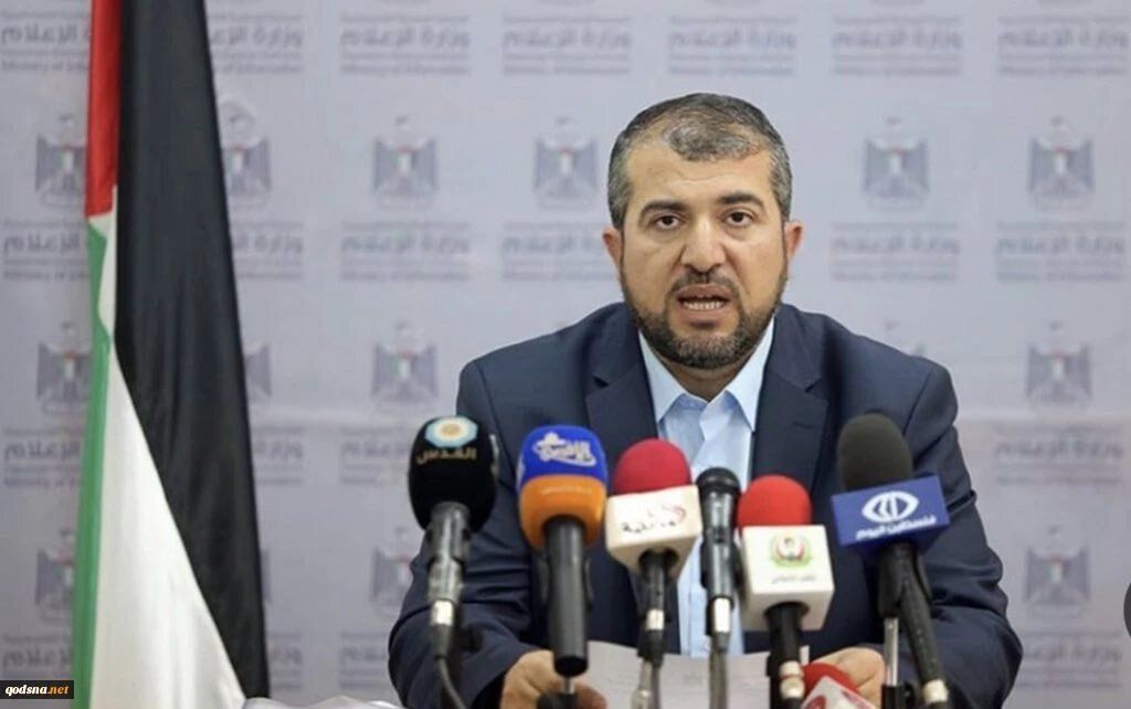 ⚡️🇵🇸BREAKING: Dr. Munir Al-Bursh, Gaza’s Health Director:

“We received 90 bodies in two groups. Some were crushed by tanks, others were patients with colostomy bags who were killed or left to die. Many showed clear signs of torture, and some were dissected. We suspect organ