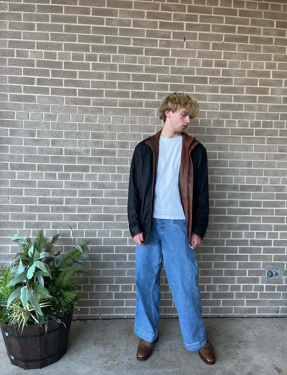 newtoyouinc's tweet image. Outfit details: Jacket: Size 42 Men’s black &amp;amp; brown Lambskin Bullock. Price: $192.50 Shoes: Size 44 Mens Brown Louboutin. Price: $247.50 We are not affiliated with any of the brands we resell. #MensStyle #MensFashion #ConsignmentFinds #ShopConsignment