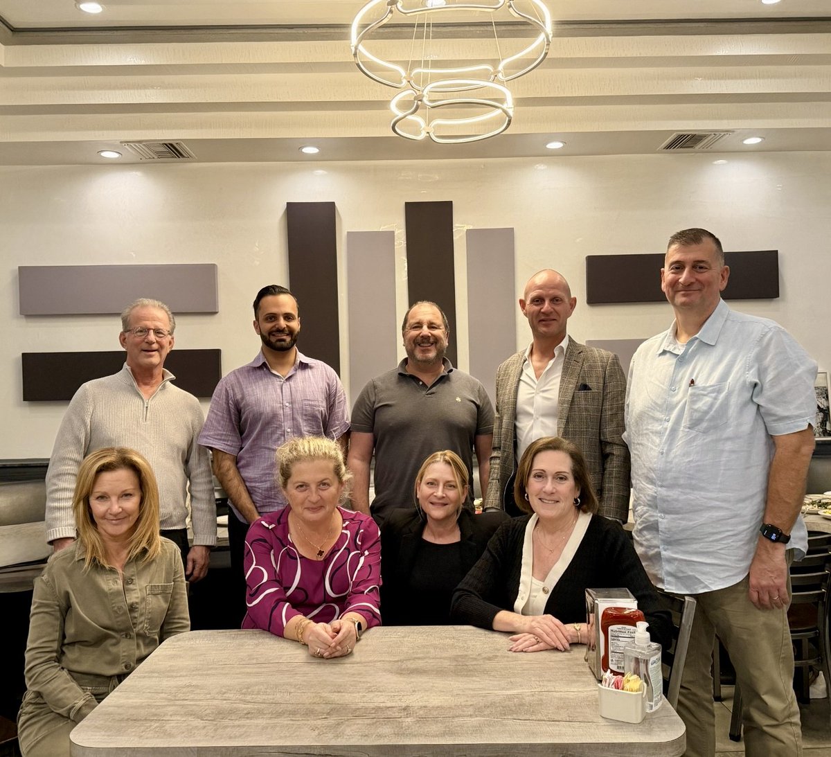 Thank you to everyone who joined our Dinner for a Dozen event last night! We hope you enjoyed the lively conversation. 

Special thanks to our speaker, Cynthia Elkins, for supporting this event. We greatly appreciate your participation &amp; engagement!