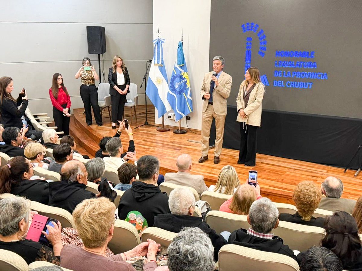 APROBACIÓN UNÁNIME DE LA LEY DE PROMOCIÓN Y PROTECCIÓN INTEGRAL DE LAS PERSONAS MAYORES 

Con acompañamiento unánime de los diputados, la <a href="/LegisdelChubut/">Legislatura del Chubut</a> dio hoy un paso histórico al aprobar la nueva Ley de Promoción y Protección Integral de las Personas Mayores, que garantiza