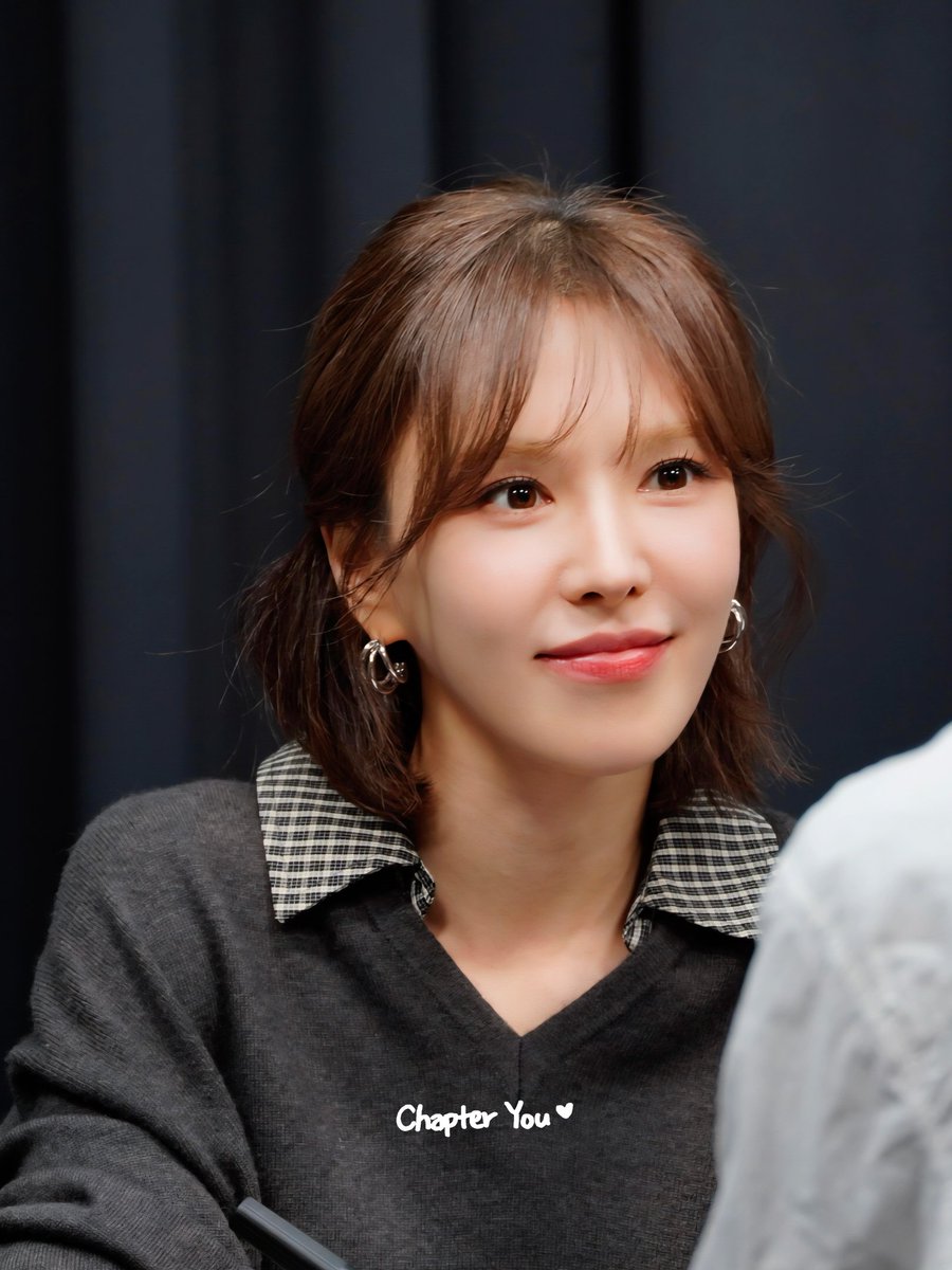 ChapterYou221's tweet image. 251012 메이크스타 팬싸인회
MAKESTAR Fansigning

#WENDY #웬디 #Sunkiss #CeruleanVerge #WENDY_Verge