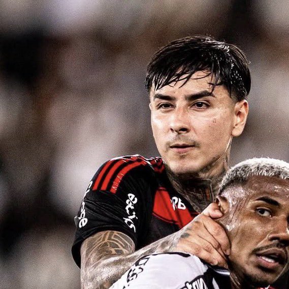 O olhar de psicopata do Pulgar.