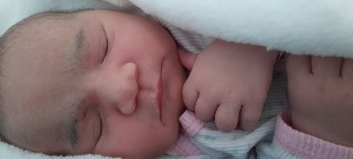 FALLAF__'s tweet image. Agr q o X me deixou postar foto, deixo com vcs, Anna Izabel, a pensadora ❤️