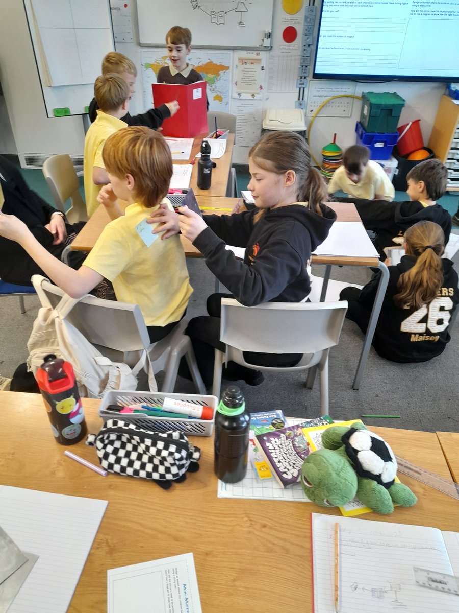 EastfieldPSHull's tweet image. Investigating reflections this week in Science. Well done, 6BE. Great work! #epsscience #6BE