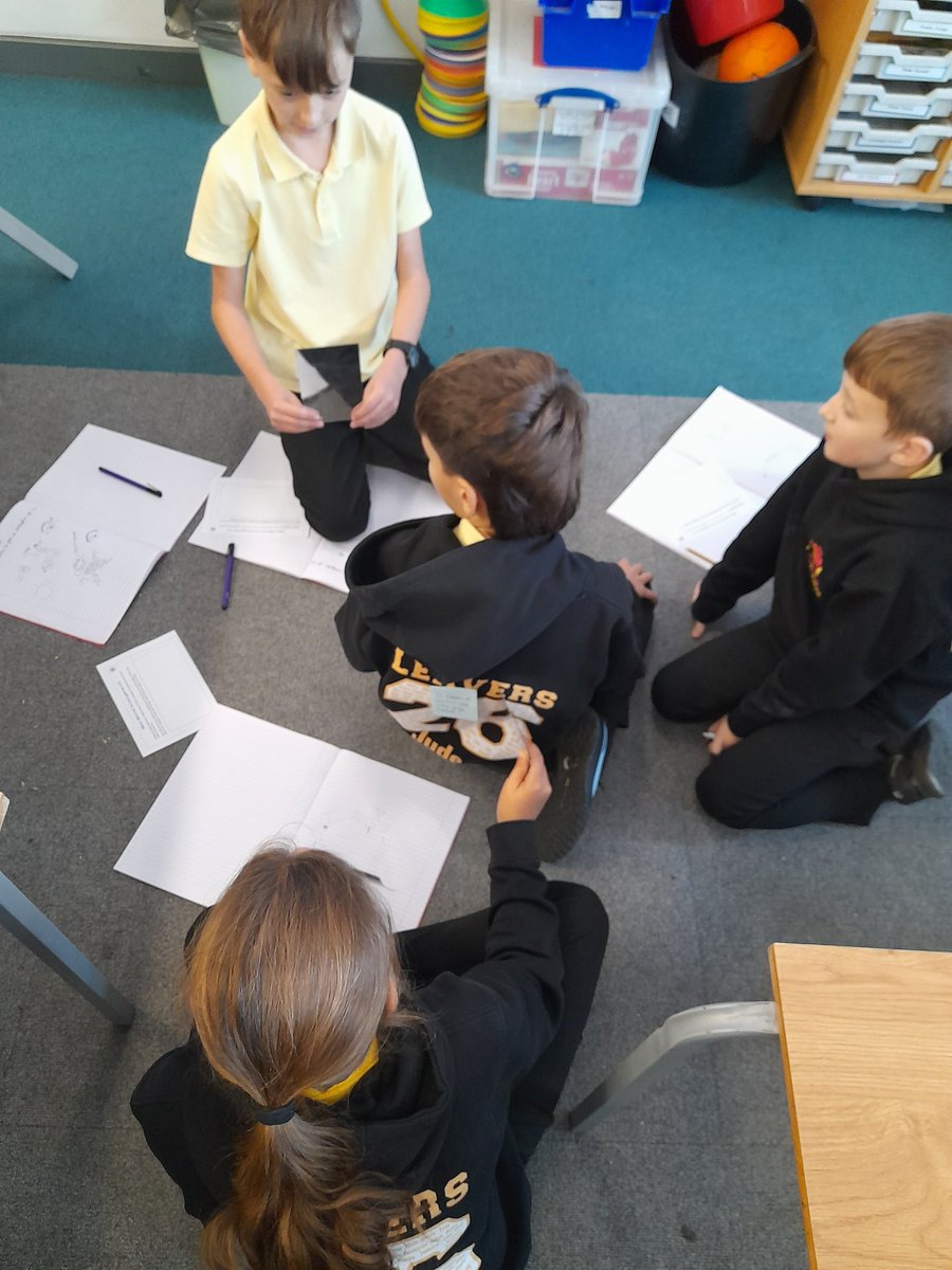 EastfieldPSHull's tweet image. Investigating reflections this week in Science. Well done, 6BE. Great work! #epsscience #6BE