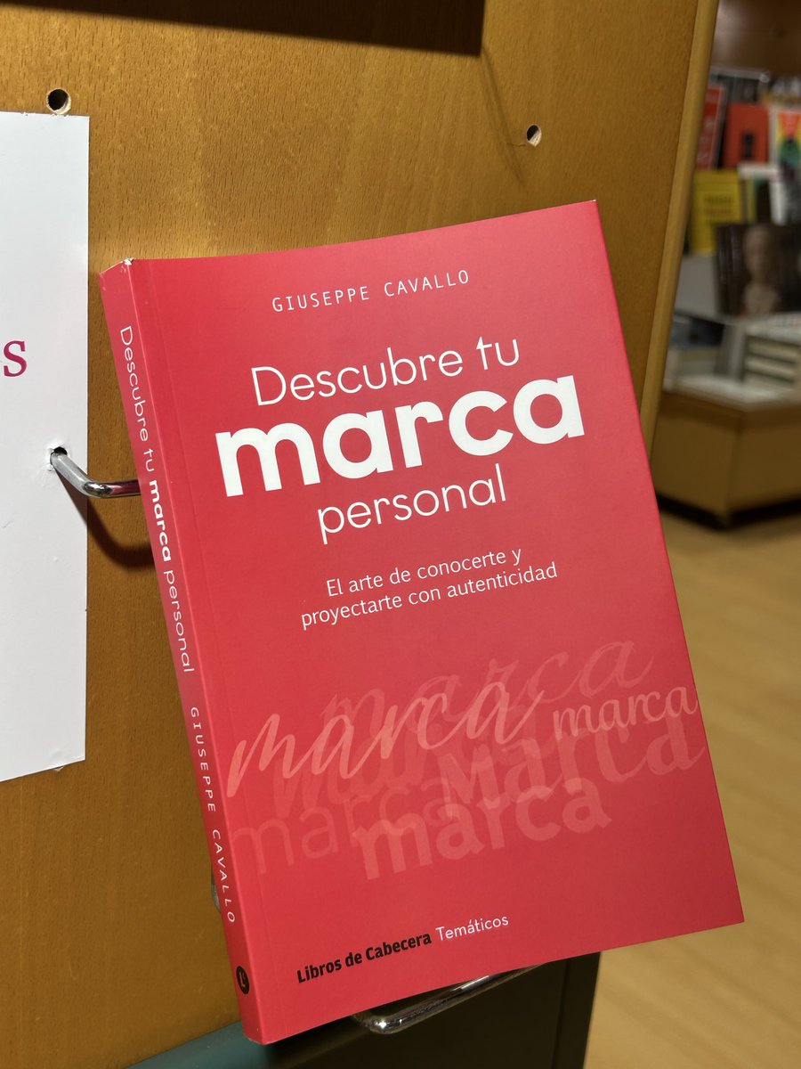 Si todavía no lo tienes, ahora es tu momento. Disponible ya en todas las librerías y plataformas digitales. 
#descubretumarcapersonal
