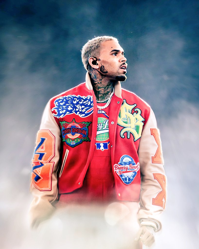 breezybar023's tweet photo. The Breezy Bowl XX Stadium Tour by Chris Brown will conclude and be his final show tonight in New Orleans at the Caesars Superdome. This will be his 49th sold out show of this tour. https://t.co/BDOCXCTxpF