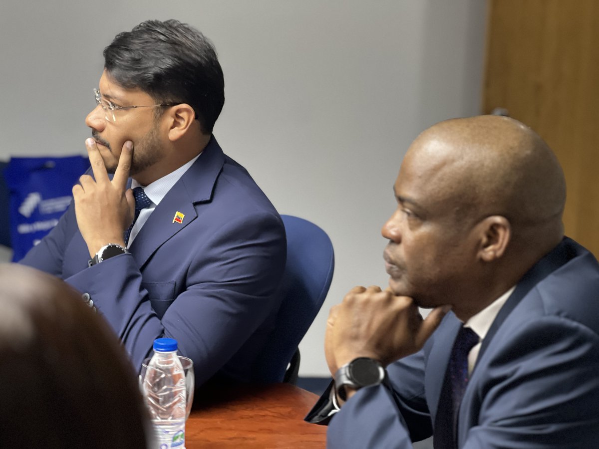 🌎 #HOY | El Secretario Permanente del #SELA, Embajador <a href="/leslydavid222/">Lesly David</a>, recibió en la sede del Organismo al Secretario Ejecutivo de la <a href="/ALBATCP/">ALBA</a>, Rander Peña, con el fin de revisar los avances del Proyecto “Articulación productiva en la zona Intra-ALBA: identificación de