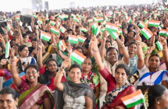 Rahulkakarwal18's tweet image. “కర్నూలు ప్రజల ఉత్సాహం అసాధారణం ఎందుకంటే అభివృద్ధి పనులు నేరుగా వారి జీవితాలను మార్చేస్తాయి. ఇలాంటి ప్రతికూలతలతో కూడిన చర్యలు ప్రజల భవిష్యత్ కోసం నిజమైన మార్పును చూపుతున్నాయి. 

#KurnoolDevelopment #PositiveChange”