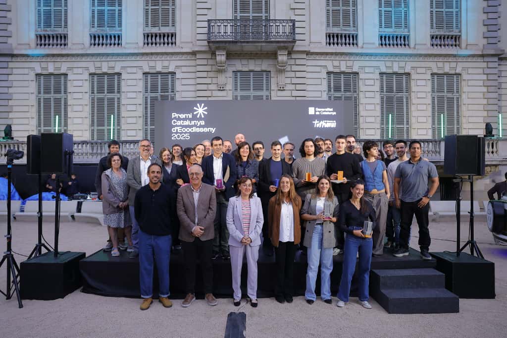 transicioeco's tweet image. 🏆 Avui hem lliurat els guardons del Premi Catalunya d’Ecodisseny 2025.

♻️ Premien productes en el mercat i en desenvolupament que integren en el seu disseny consideracions per millorar-ne el comportament ambiental al llarg del cicle de vida.

🗣️ #Consellera @SilviaPaneque :…