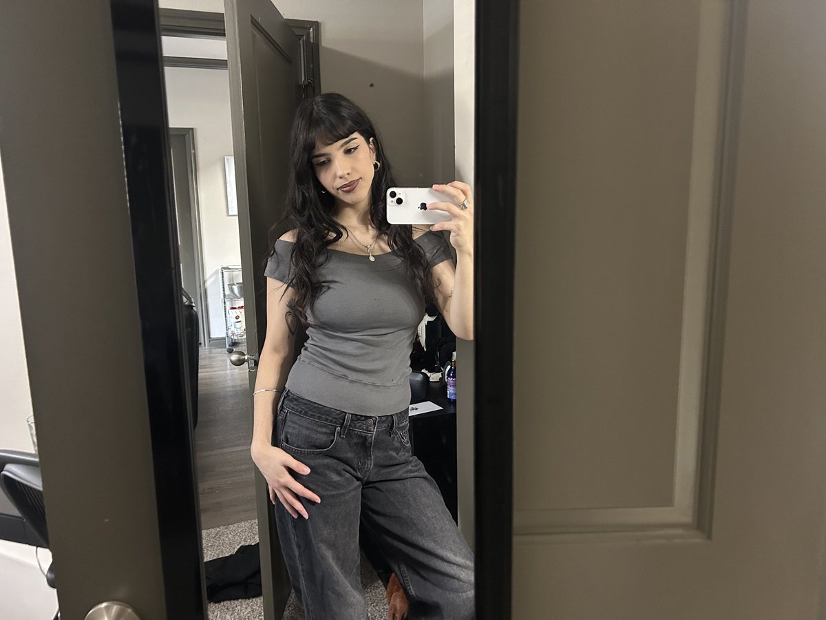 starlifetraces's tweet photo. this is the best ive looked in a long time ...sigh🦭 https://t.co/2ZD3Y0cQe5
