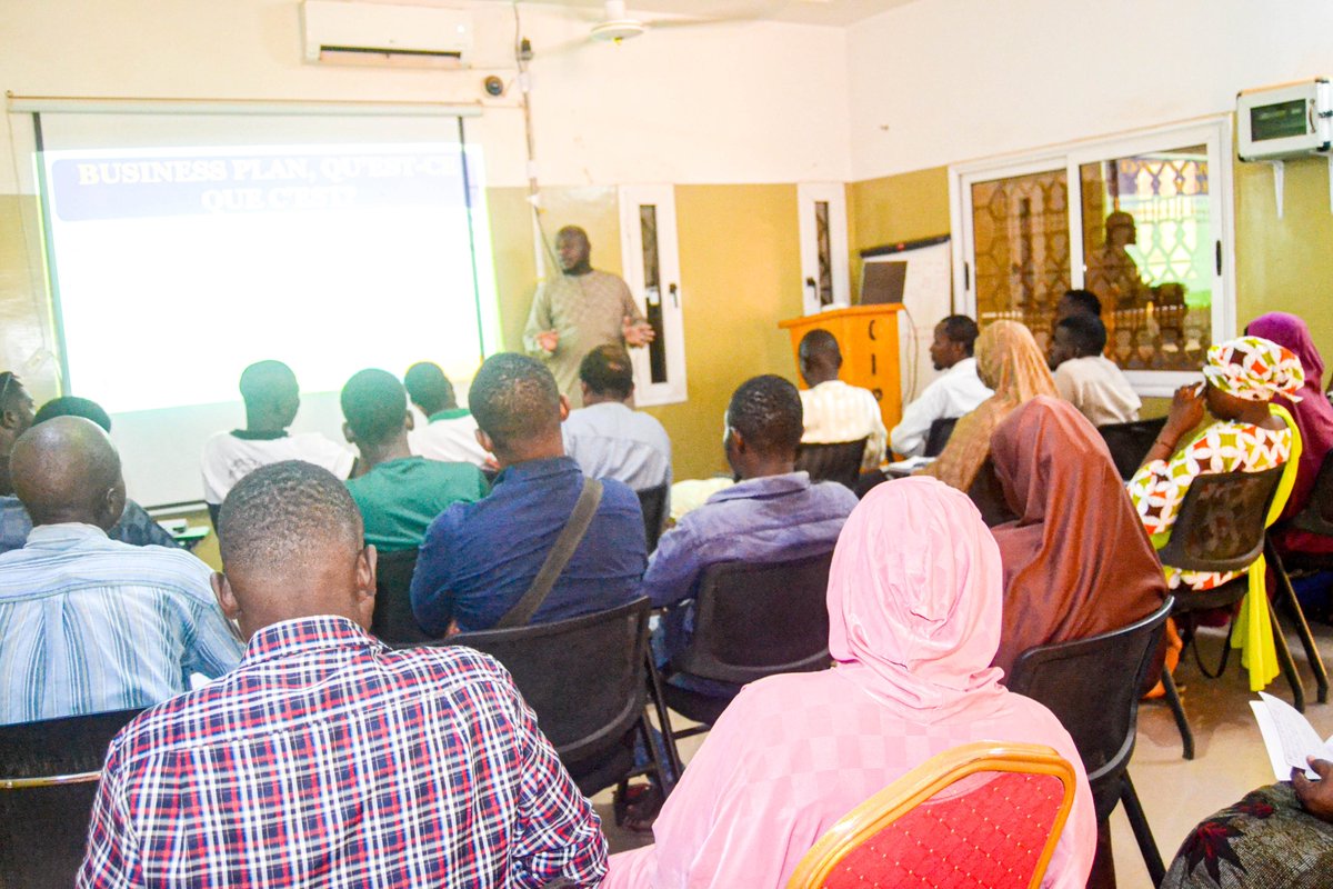 #news
Nouveau jour, nouveau défi pour nos bénéficiaires #ReMiNexus ! 
Après le développement commercial, place au #Business_Plan simplifié. Structurer ses idées, tracer sa route, bâtir un projet viable — étape par étape, ils posent les fondations de leur succès. 🚀💼

<a href="/aics_it/">AICS Cooperazione_it</a>