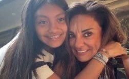 Estaría bien que doña <a href="/lumendoz/">Lourdes mendoza</a> donara unos chocoroles para los damnificados... entiendo que a ella se los dan a mitad de precio por representar a la marca, que no? 🤔