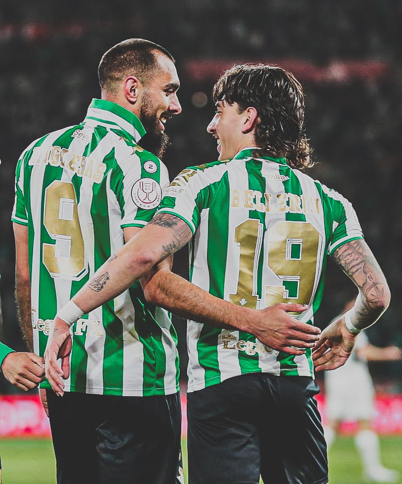 "Pues vaya bético estás hecho que criticas al club por una foto de un torero" dicen los mismos que babean cuando ven ondear la rojiblanca cruz de Borgoña en el estadio o llaman maricón, rojo o directamente hijo de puta a jugadores que defienden su misma camiseta. Cosas de fachas.
