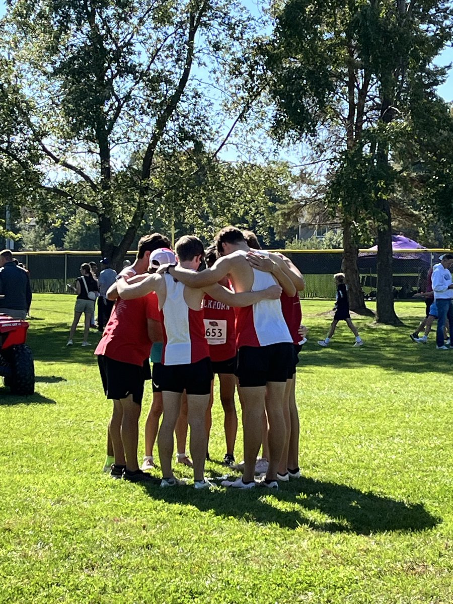<a href="/Elkhorn_XC/">Elkhorn High School Cross Country</a> Congratulation <a href="/Elkhorn_XC/">Elkhorn High School Cross Country</a> Boys Team! 

B-2 District Champions!! 🏆 🥇 

Garrett B 🥈 
Gerardo H 🥉 
Brayden R 7th 
Jackson G 10th 
James A 20th 
Elias E 24th