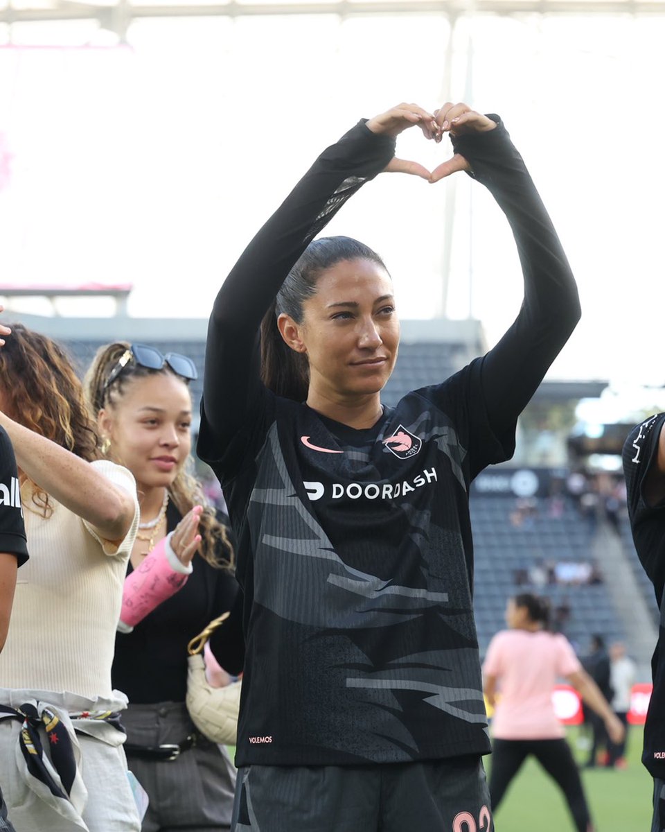 weareangelcity's tweet image. Cheers to leaving the game better than you found it, @ChristenPress 🖤

Join us this Sunday for Christen’s final home match to help us honor her amazing career!