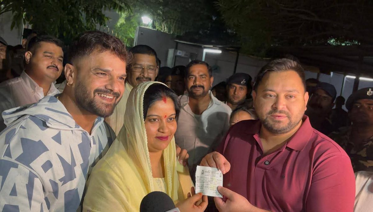 DeepakJ19821813's tweet photo. बिहार चुनाव अब सिर्फ राजनीति नहीं, बल्कि मनोरंजन और जनभावना का संगम बन गया है ,एक तरफ नेता, दूसरी तरफ सितारे! मैदान उतर गए है 
@khesariLY @yadavtejashwi @RJD_BiharState https://t.co/1RJQ3ssOlk