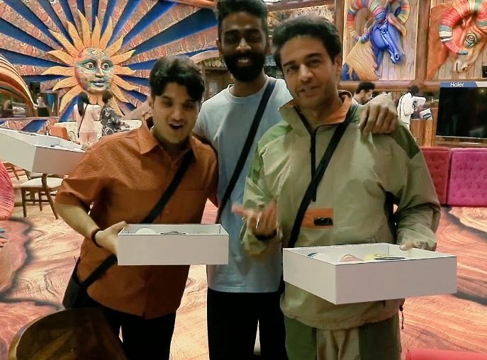 ANUJCHAUDHARY48's tweet photo. .
           " Pic Of The Episode 🤳"

              The OG Trio 

#GauravKhanna #MridulTiwari #BN19 #pranitmore
. https://t.co/uzc727lDe4